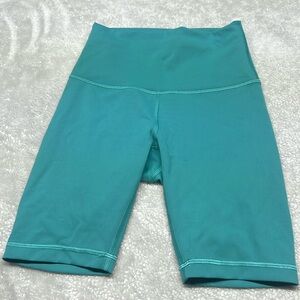 Lululemon align high rise woman’s short blue size 4